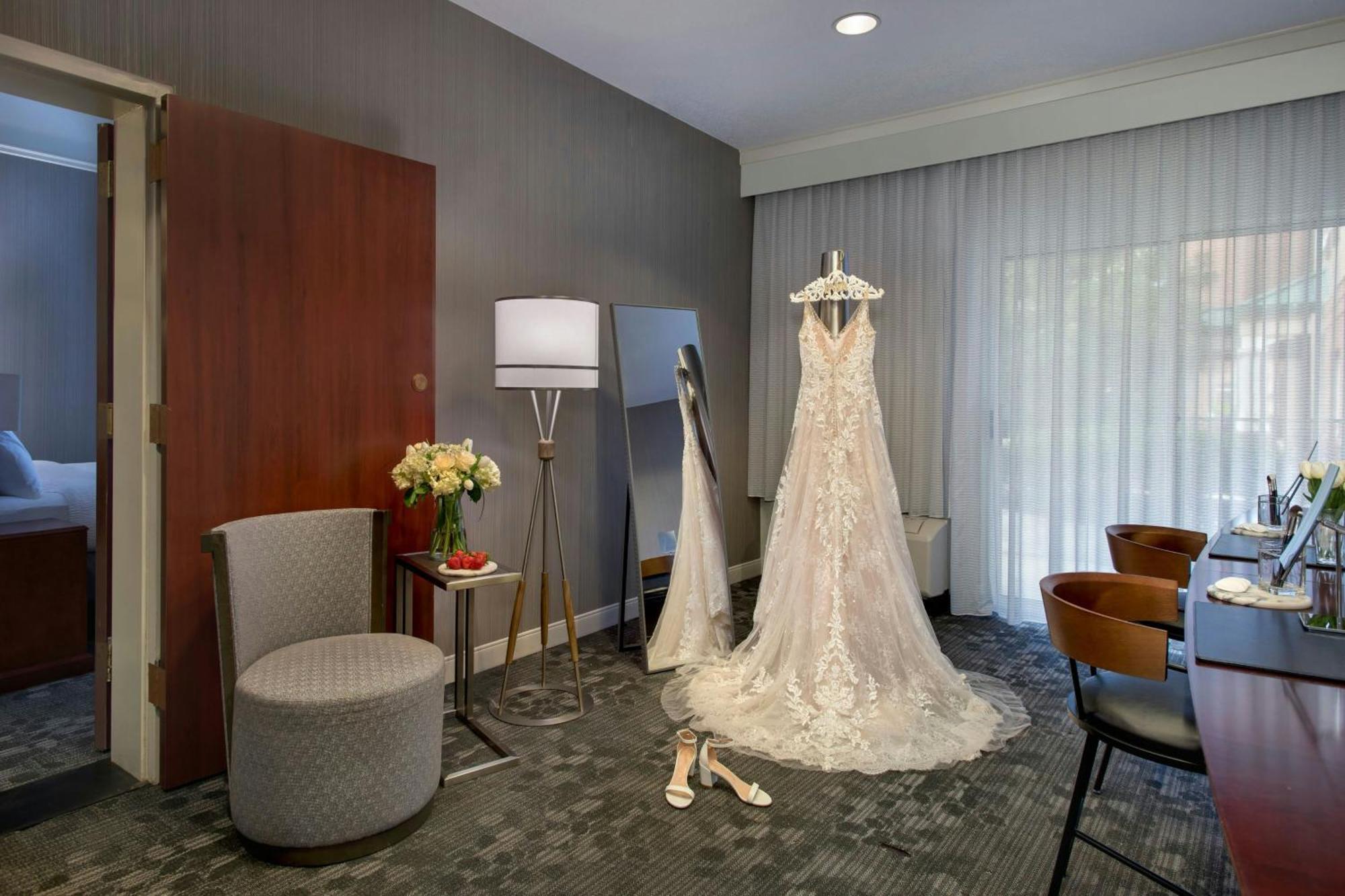Courtyard By Marriott Basking Ridge Bagian luar foto