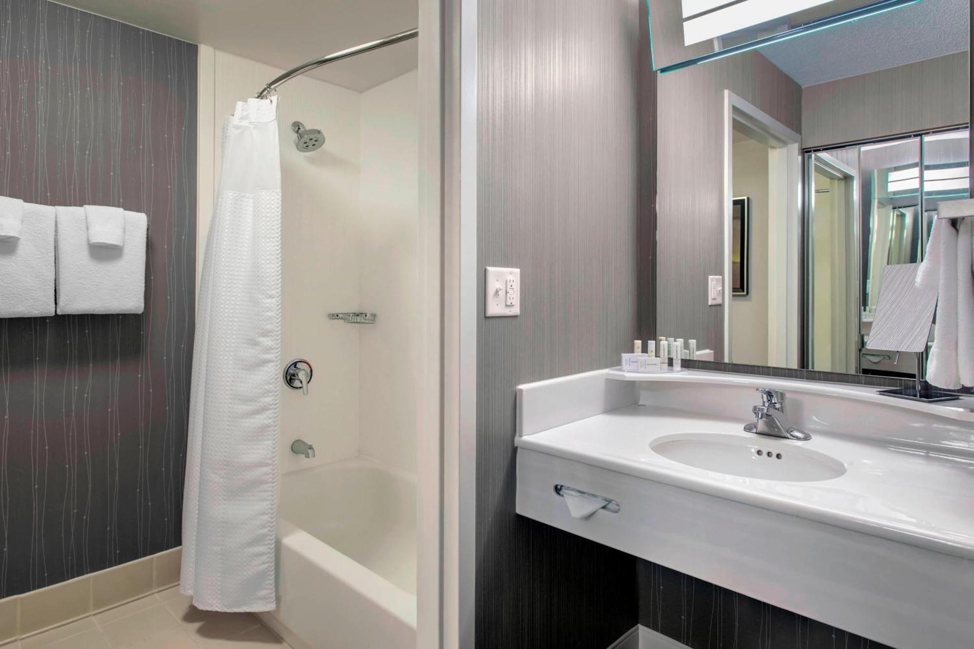 Courtyard By Marriott Basking Ridge Bagian luar foto