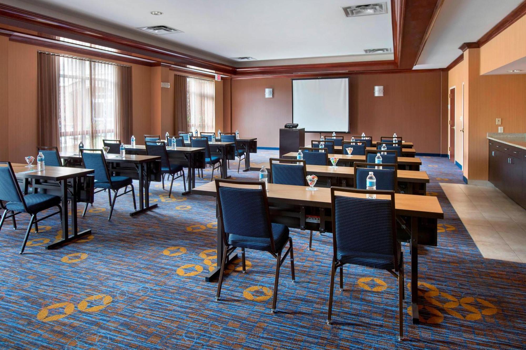 Courtyard By Marriott Basking Ridge Bagian luar foto